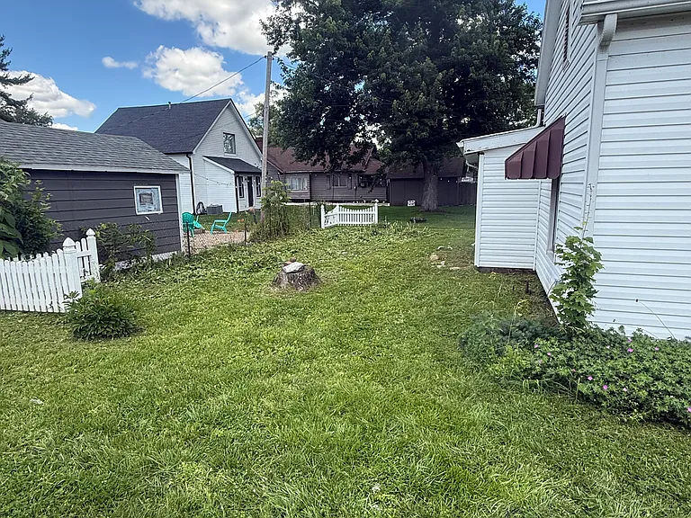 533 Higgins St — Photo 23