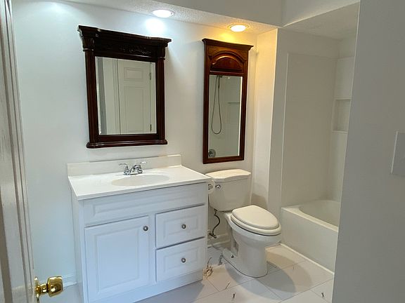 5th image of 4411 Beechnut Ln