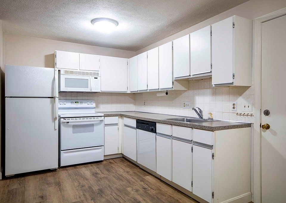 12 Strawberry Bank Rd APT 15, Nashua, NH 03062 | Zillow