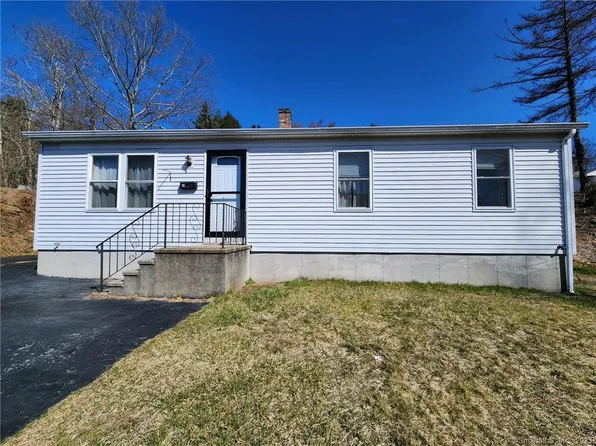 21 Dewey Street, Putnam, CT 06260