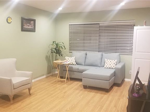 4th image of 27940 Tyler Ln Unit 463