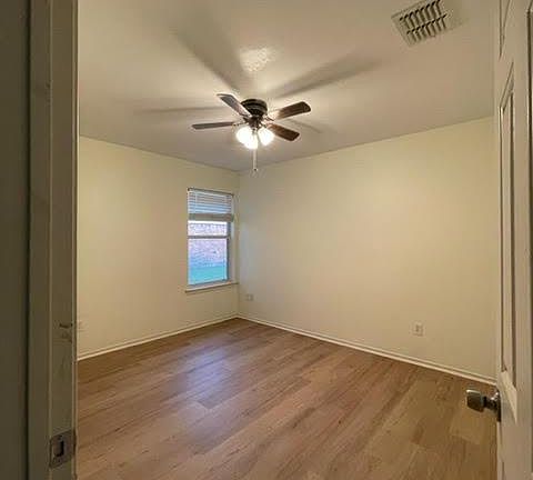 5th image of 1405 Gordon Dr
