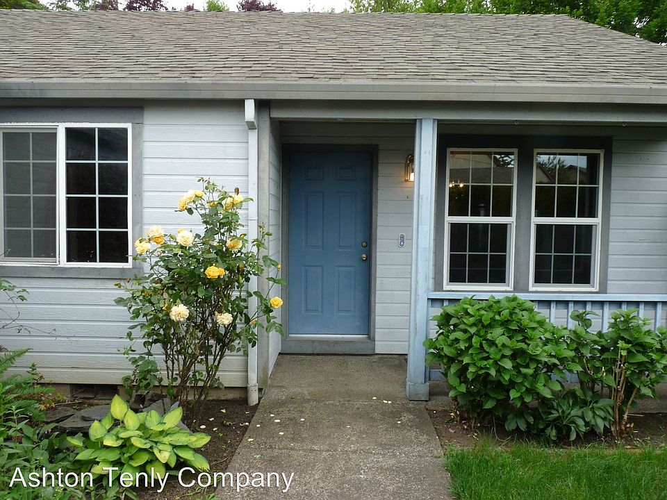 1st image of 2797 NE 1st Ct