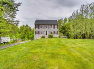 24 Compromise Ln, Sandown, NH 03873