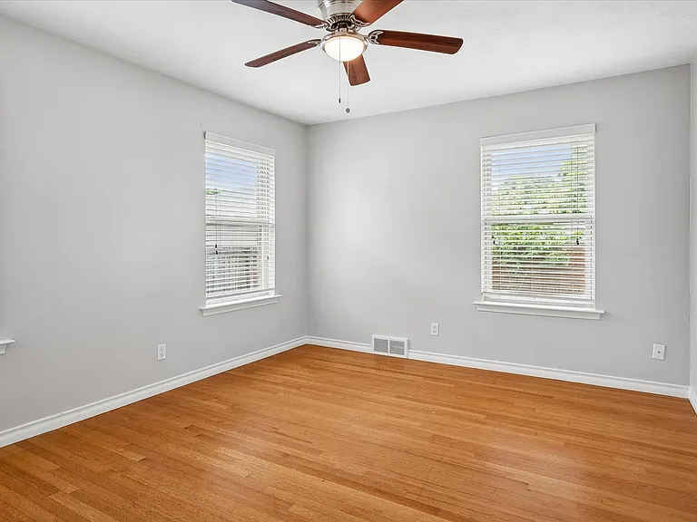 10626 Longmeadow Dr — Photo 9