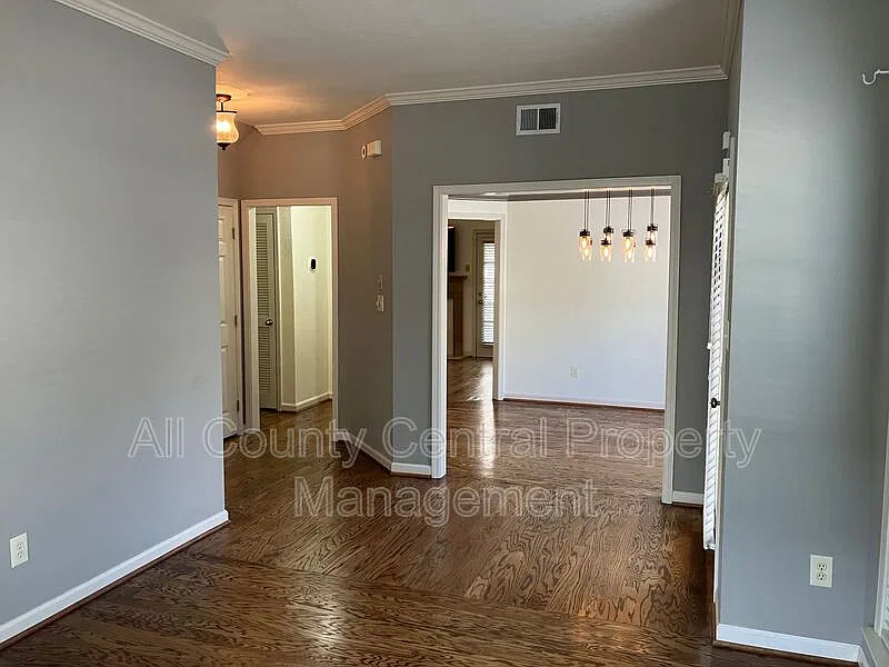 3 bed, 2.5 bath, 1709 sqft, $2,195 — Photo 4