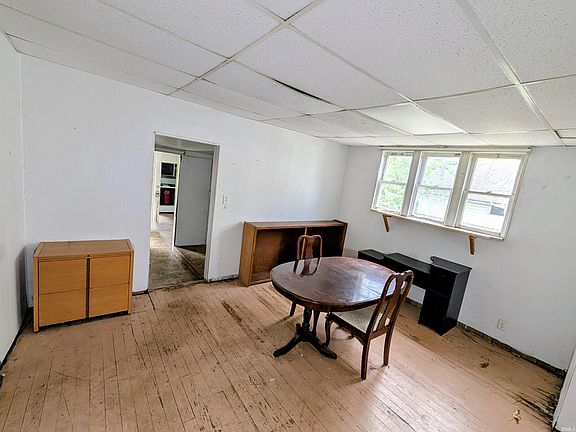 5th image of 415 Sherman St