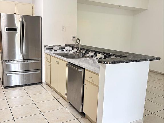 5th image of 7360 NW 114th Ave APT 103