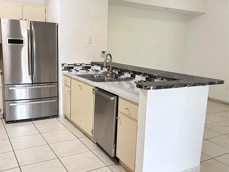 7360 NW 114th Ave #103 — Photo 5