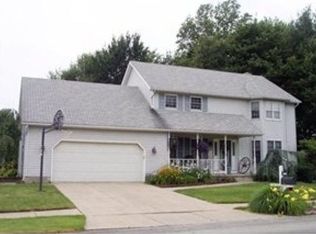 5166 Amherst Rd, Erie, PA 16506