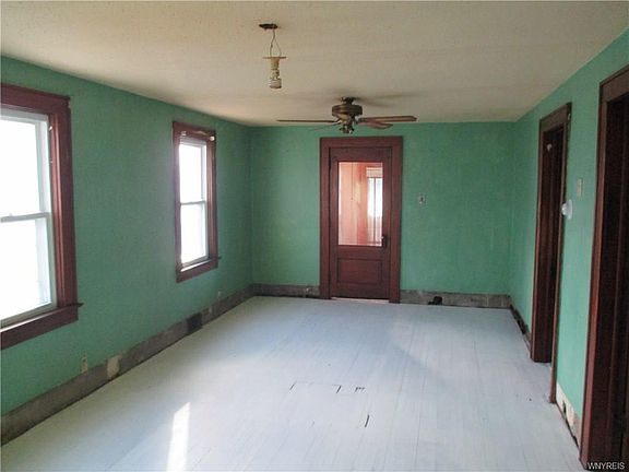 3rd image of 256 Warsaw St