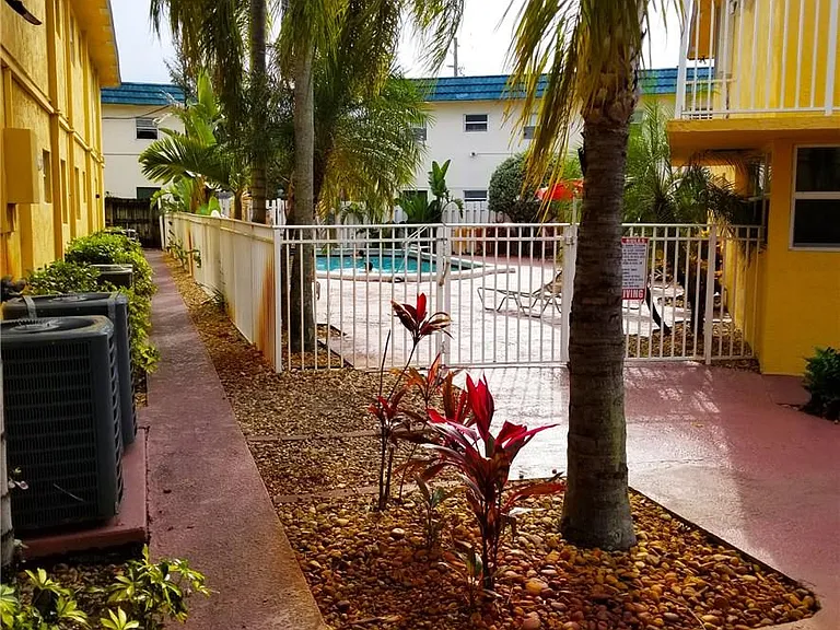 4051 N Dixie Hwy #103 — Photo 7