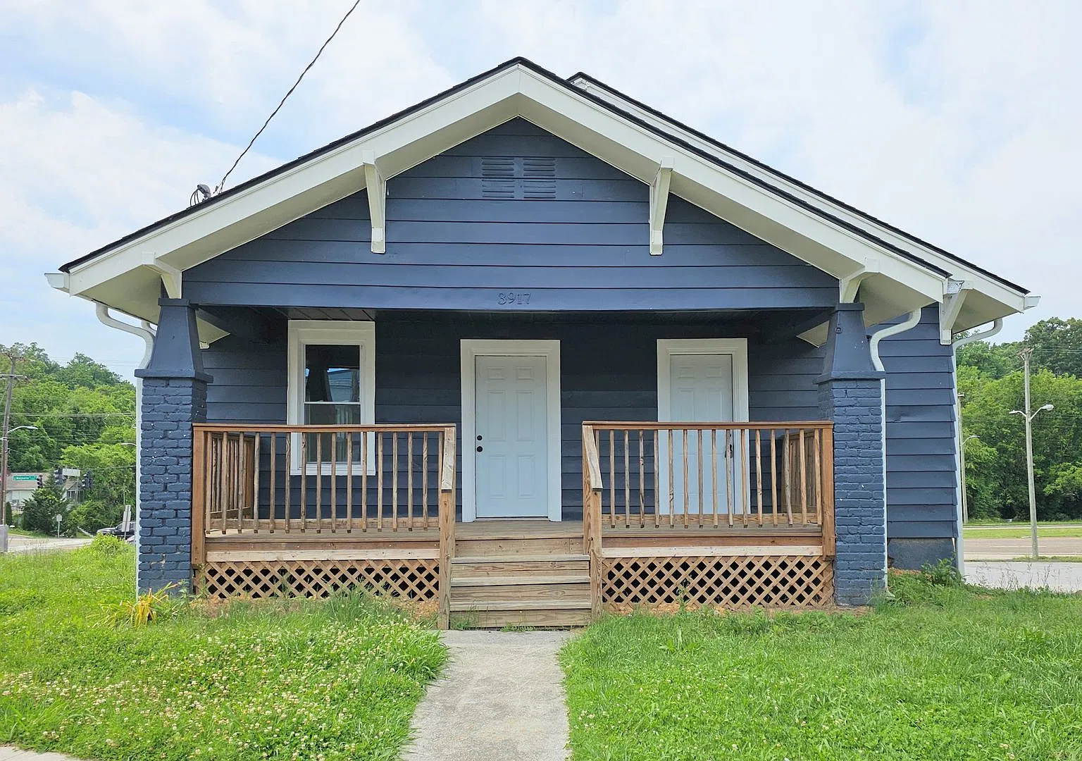 Knoxville - Newly Renovated Duplex! Available Now! — Photo 1