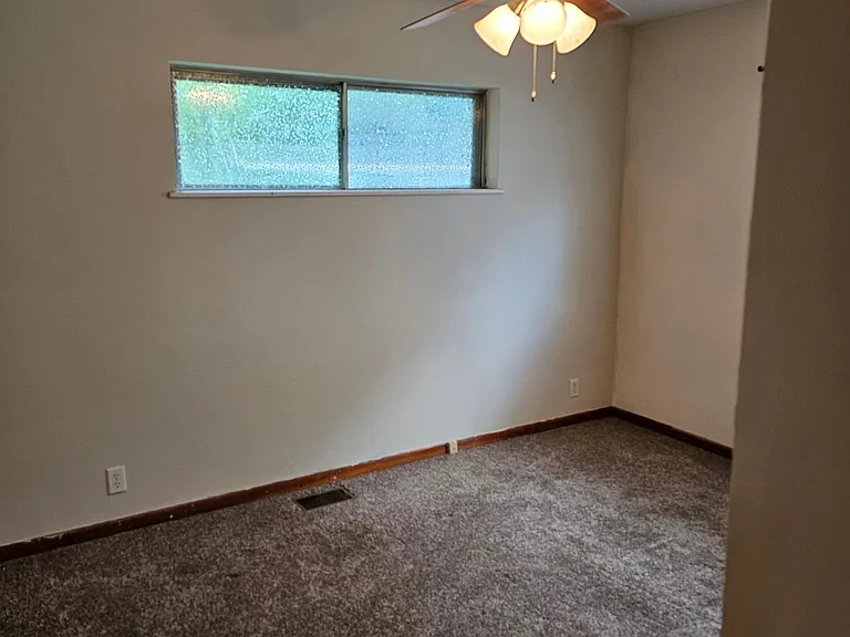 11 Beverly Dr — Photo 8