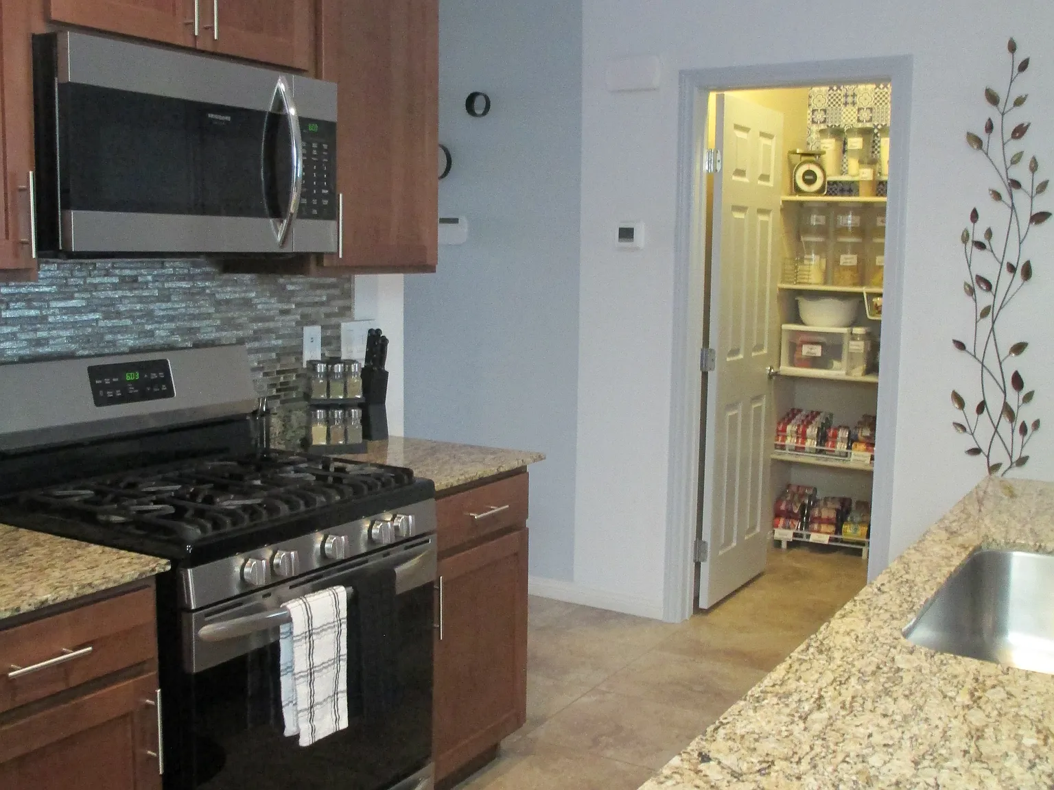 2 bed, 954 sqft, $1,450 — Photo 4