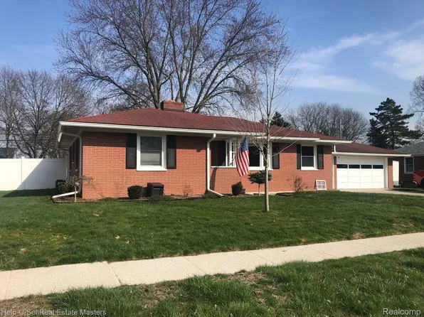 1463 Goffe St, Saint Clair, MI 48079