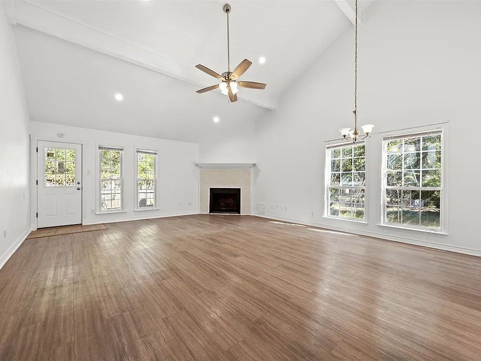 12 Dewthread Ct