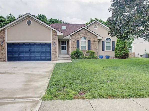 205 SE Breon Bay, Lees Summit, MO 64063