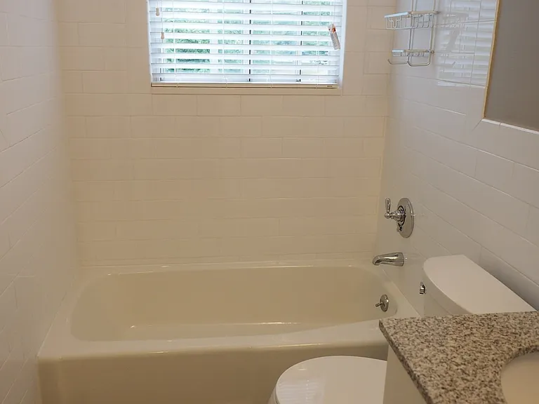 10 Longwood Dr #10 — Photo 16