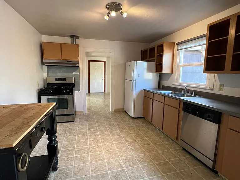 750 B St — Photo 9
