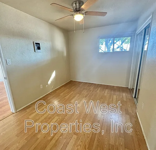 4252 Ingraham St — Photo 17