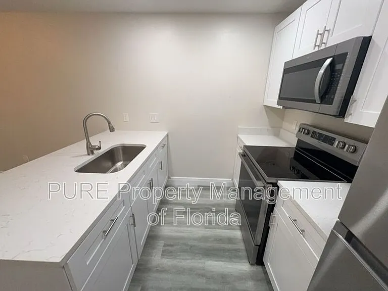5485 SE 30th Pl #C — Photo 13