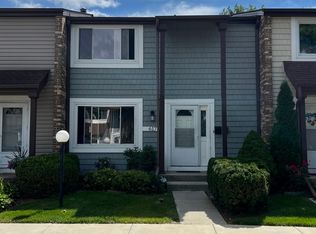 617 Westwood Ct, Wheeling, IL