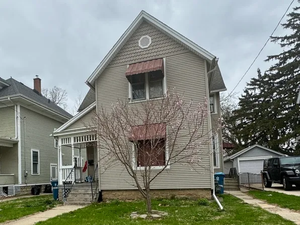 735 Sexton St, Aurora, IL 60505