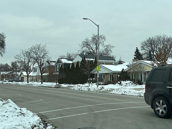 4th image of 8121 46th St