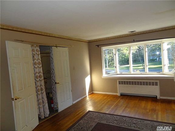 5th image of 15 Oriole Way