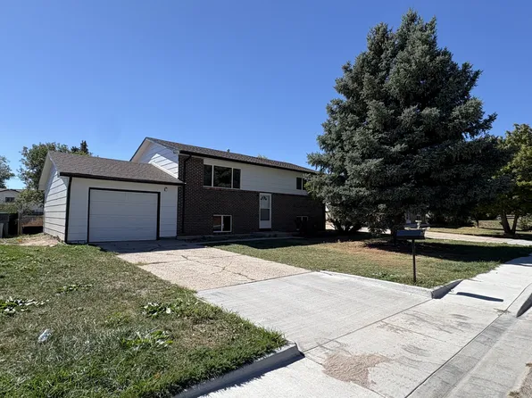 817 New Bedford Dr, Cheyenne, WY 82009