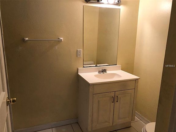5th image of 218 Hamiller Ave