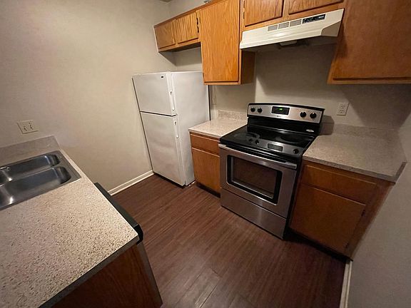 3rd image of 810 Navarro Dr APT A