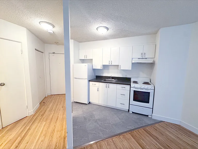 2228 Franklin St #216 — Photo 3