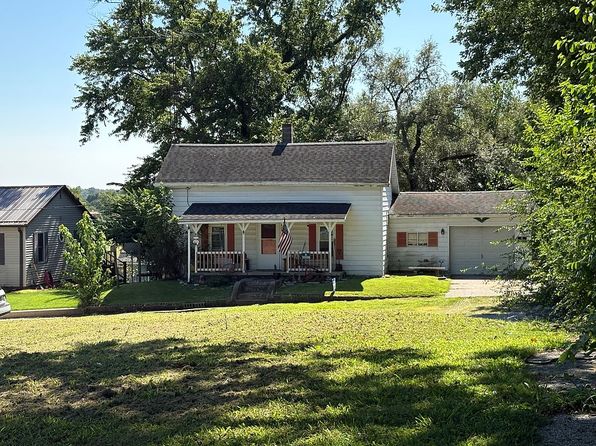 410 N 4th St