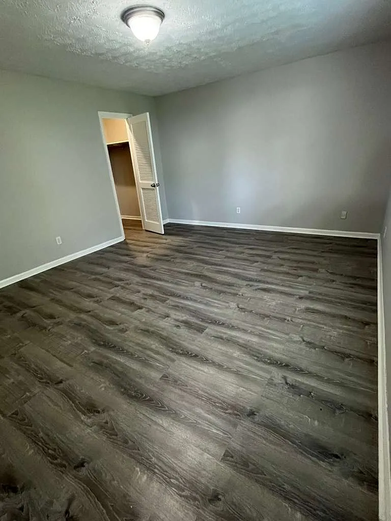 5428 Covent Way — Photo 4