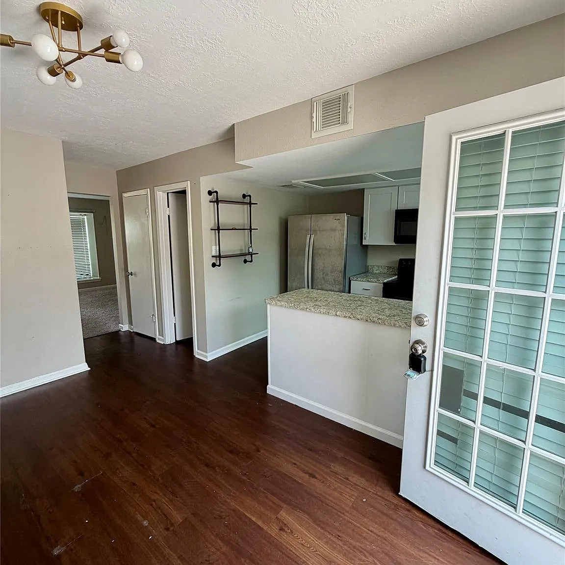2 bed, 1.5 bath, 1088 sqft, $1,550 — Photo 3