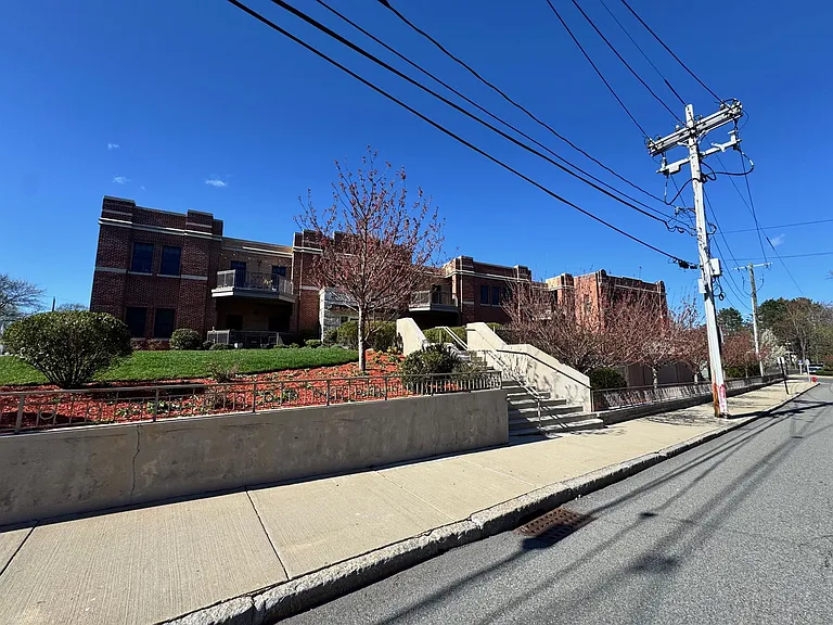 286 Main St #201 — Photo 13