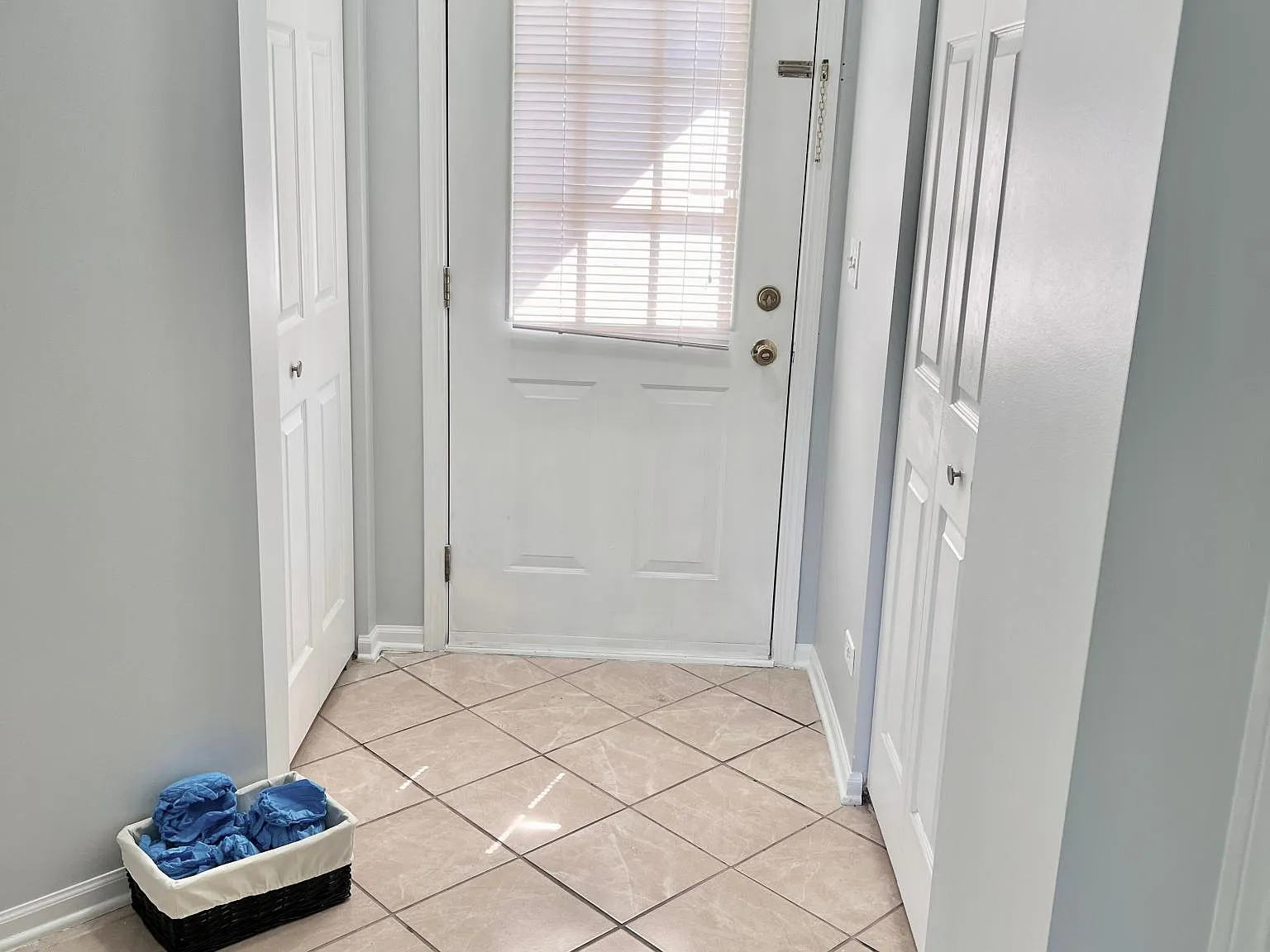 3 bed, 2.5 bath, 1640 sqft, $2,700 — Photo 4