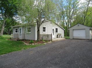 137 E Longmeadow Rd, Hampden, MA 01036
