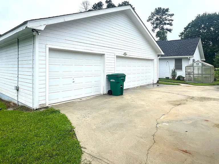 178 Woodard Rd — Photo 44