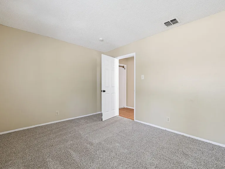 3932 Heritage Hill Dr — Photo 21