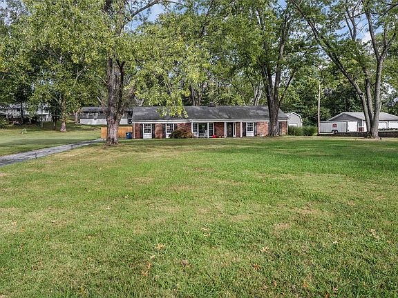 4th image of 70 Grand Circle Dr