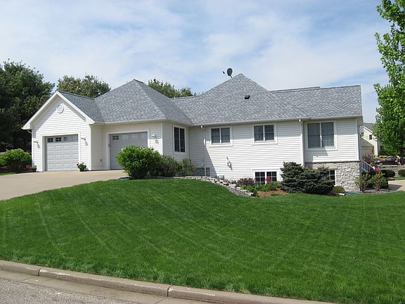 Oversized 2-car garage