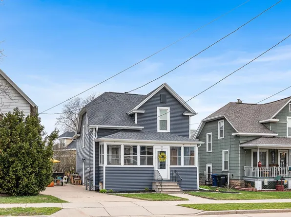 14 East New York Avenue, Oshkosh, WI 54901