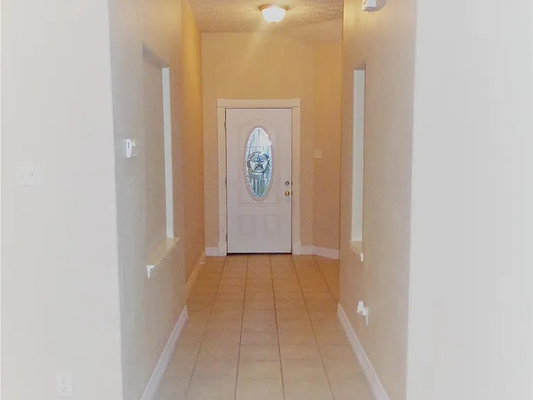 19017 Hammer Ln — Photo 2