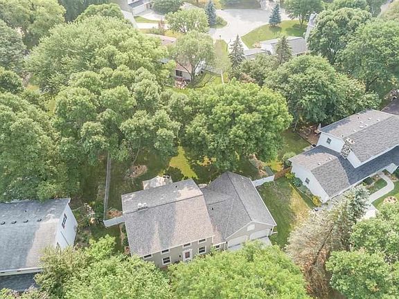 3rd image of 3021 E River Dr