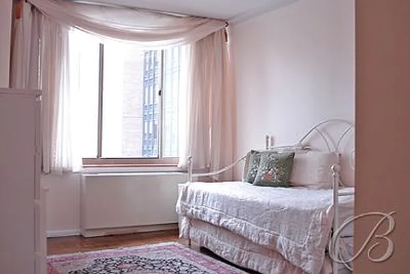 Rented by Bellmarc Realty | media 48