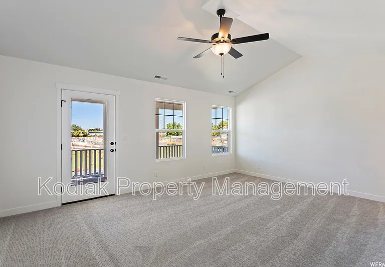 991 W Shoreline Dr — Photo 10