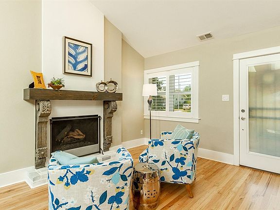 5th image of 2164 S Corona St